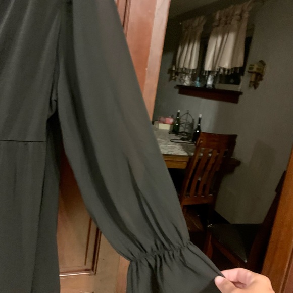 NWT!!Torrid size 1 (14/16), never worn..black, long sleeves, peplum style blouse - Picture 3 of 4